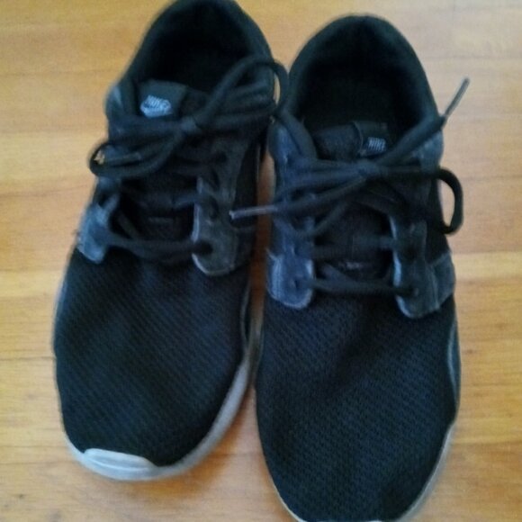 Nike Kaishi Run 1.0, US Size 9, Black-White - Picture 2 of 8